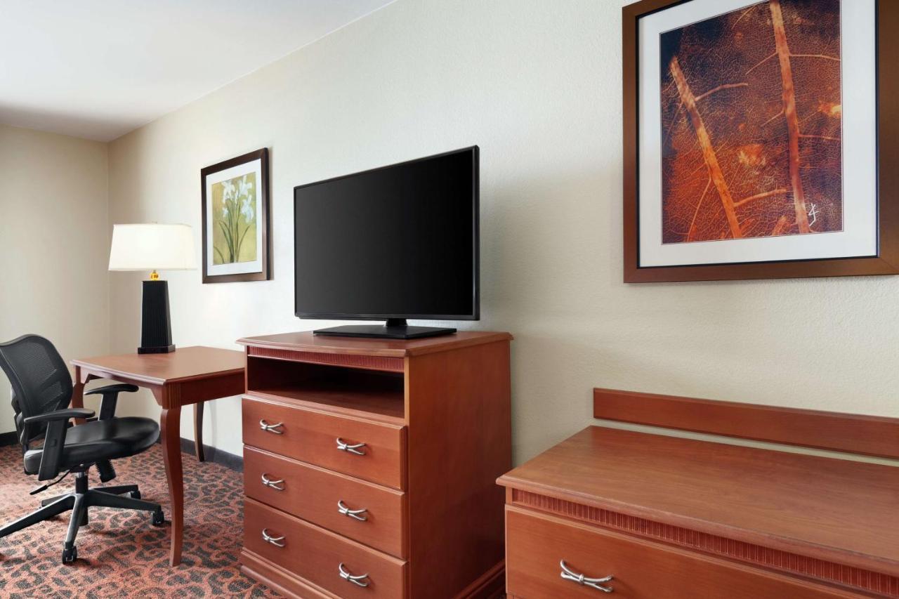Hotel Hampton Houston 3*