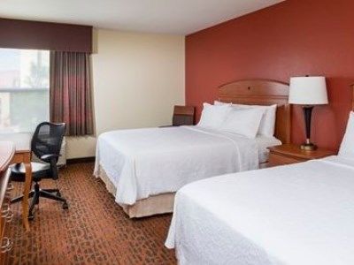 Hampton Houston Hotel